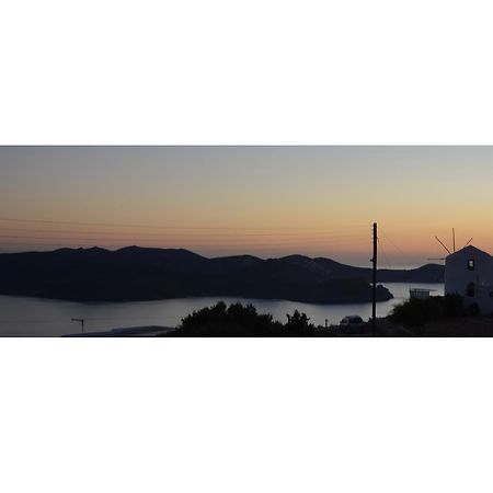 Milos Vaos Windmill Plaka  Exterior foto