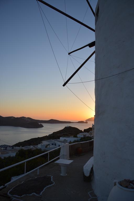 Milos Vaos Windmill Plaka  Exterior foto